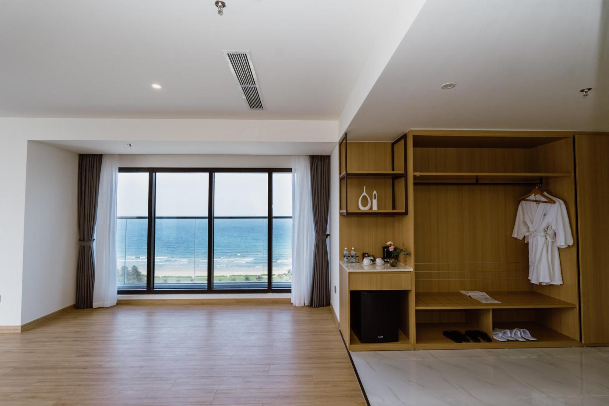 Aquamarine Beachfront Resort & Spa Cam Ranh Exterior foto